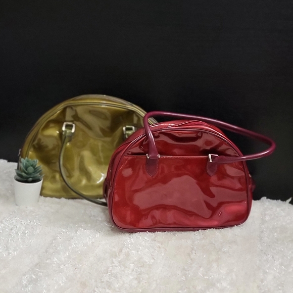 Two Browns Italy Patent Shoulder Bag - Picture 3 of 16